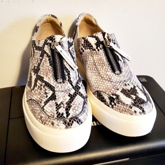 Vaneli Sport slip-on shoe in Snakeskin pattern sz. 8 - Picture 1 of 7